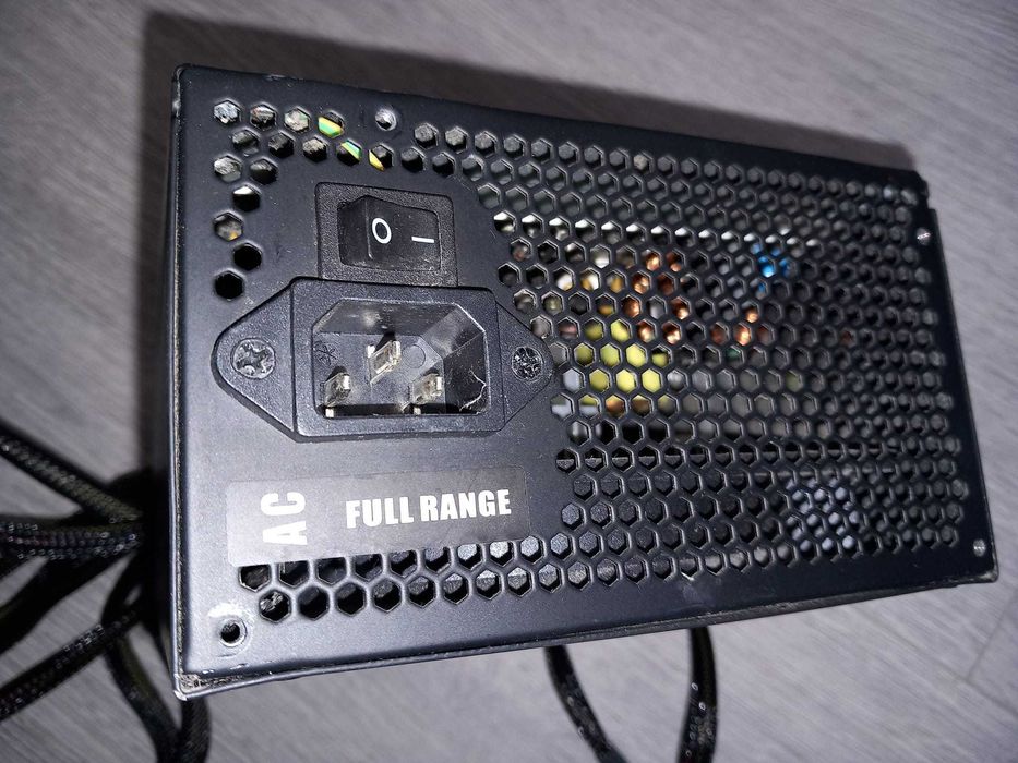 Sursa Gaming Myria MY8735, 650W, 2 x 6+2 Pini ptr alim Pci-e