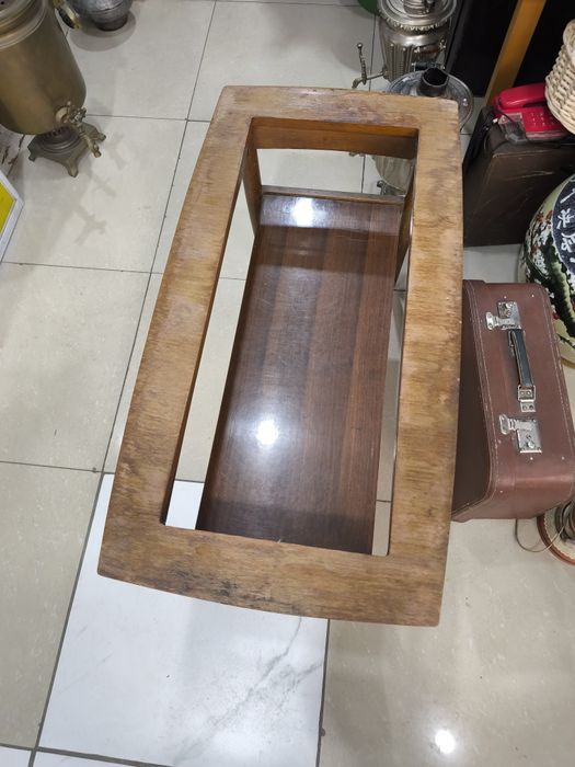 Венгерский журнальный столик