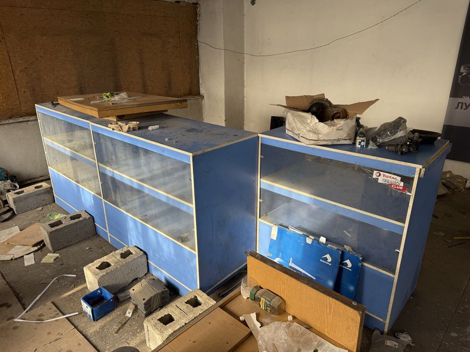 Продам витрины стеклянные