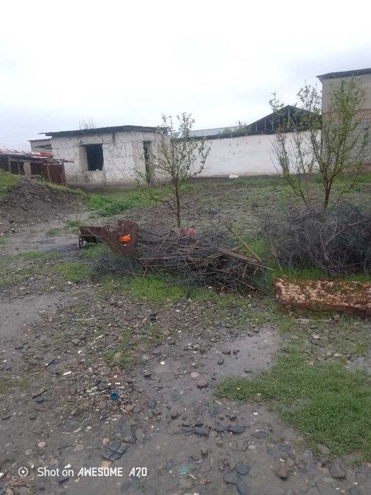 Yer maydoni sotiladi