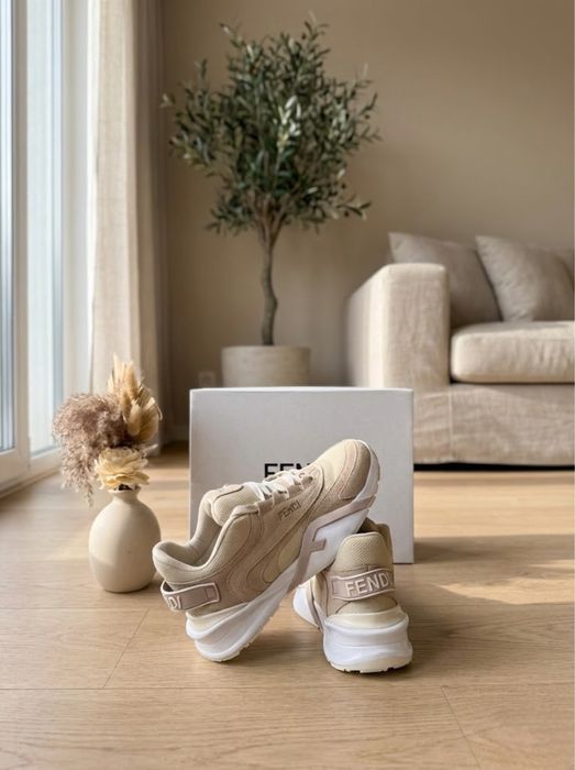 Adidasi Fendi Flow low-Top Bej 2026