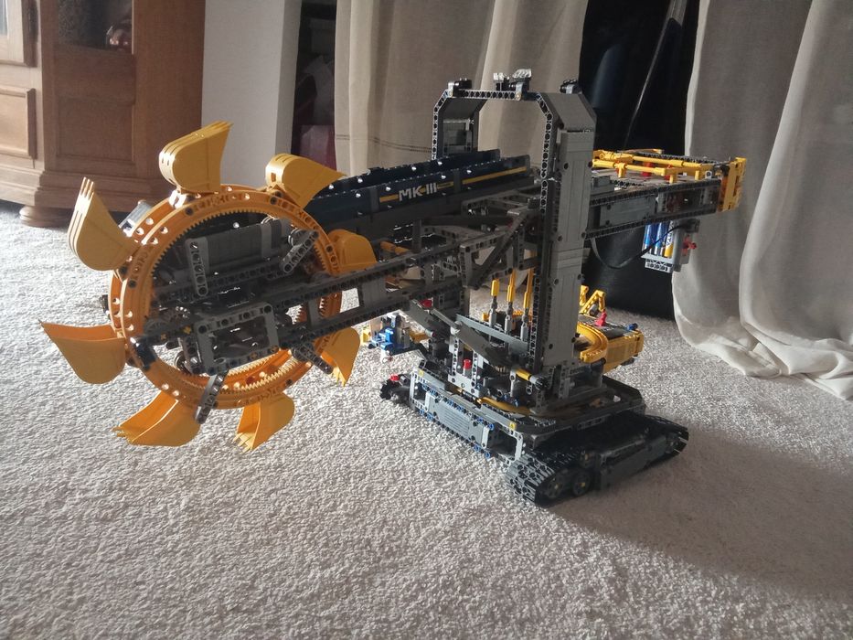 Set de Lego Tehnic: Bucket Wheel Excavator set. Cod set 42055