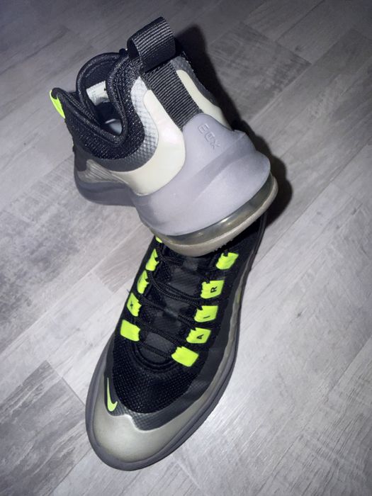 Маратонки Nike, Champion