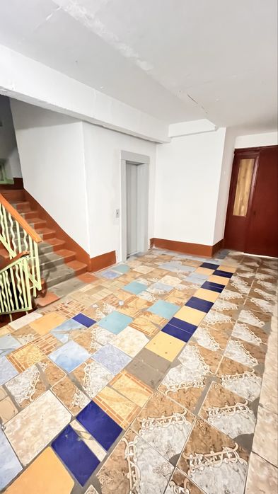 Продам 4 комн квартиру