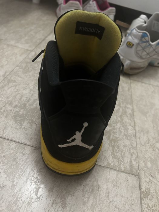 Jordan 4 yellow thunder