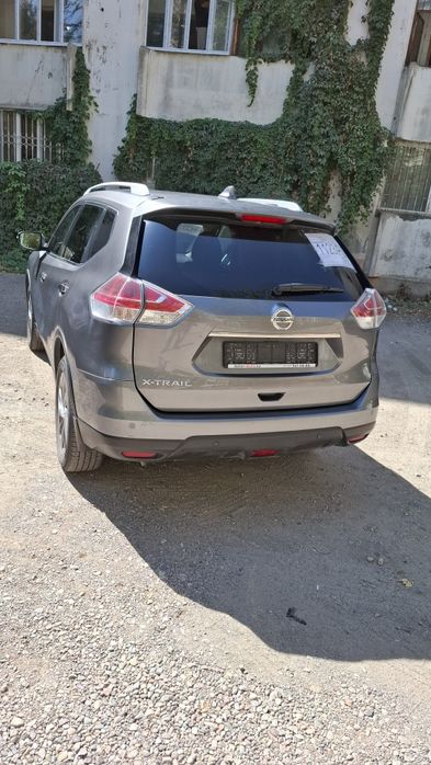 Продаю автомобиль Nissan X-trail.