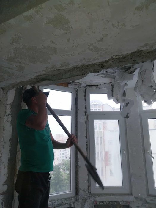 Oferim servicii de curățenie în curte/apartamente, golire subsoluri,