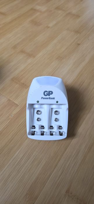 Incarcator acumulatori GP, AA, AAA, 6LR61