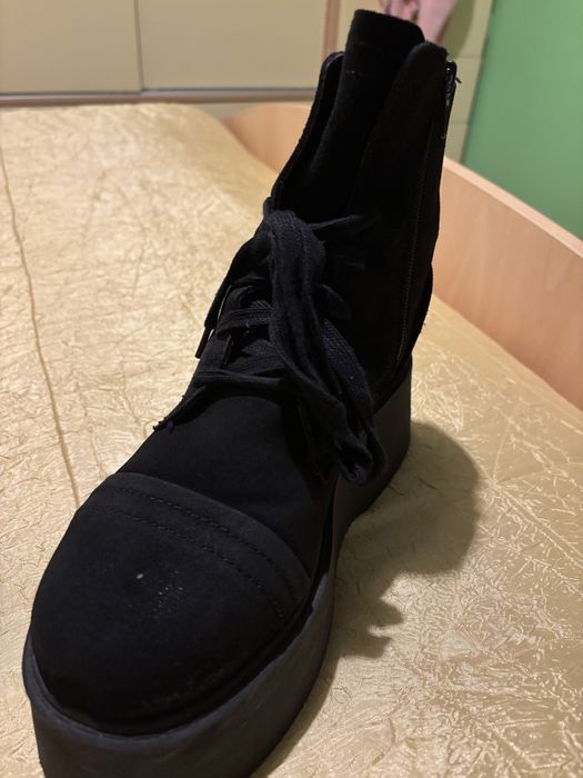 Черни боти от Amulet