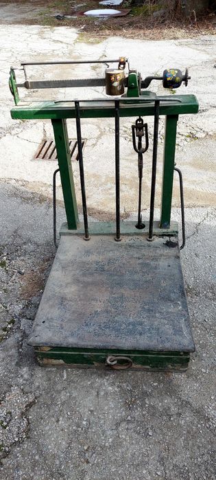 Продавам кантар до 300кг.