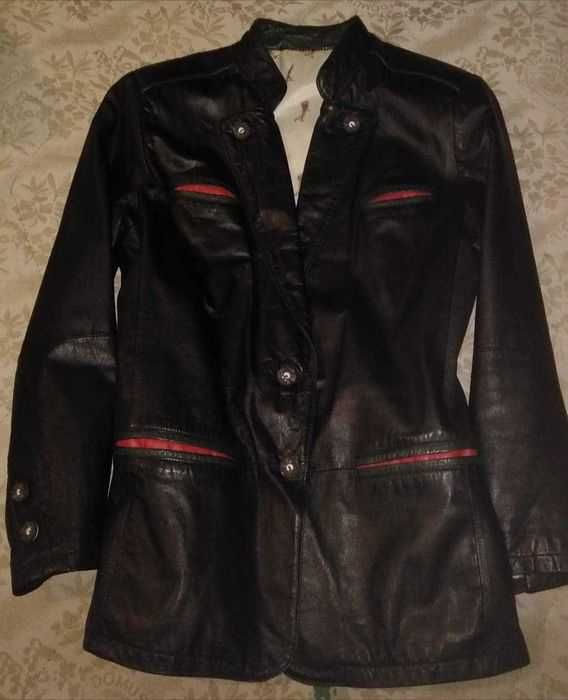 Geaca neagra de piele naturala de la Patrizia Pepe, Firenze