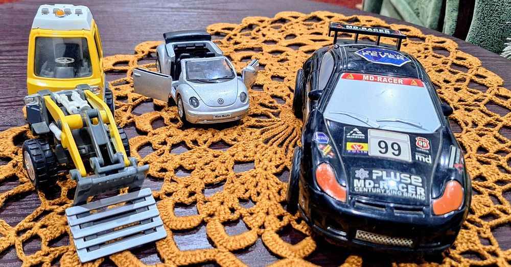 Продам  игрушечные машинки