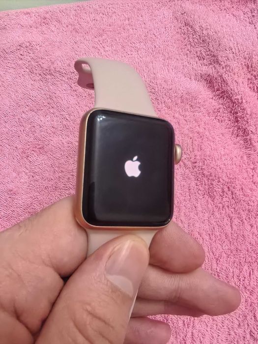 Продам Apple watch series 3