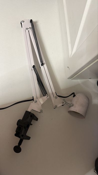 Настольная лампа для маникюра