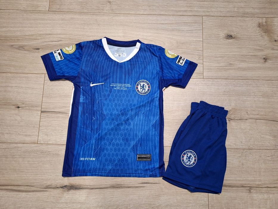 Детски екип на Челси специално издание!