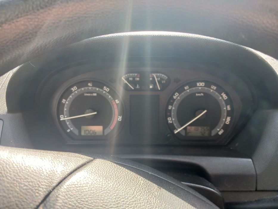 Vând  skoda  fabia  1.2 benzină  2007  distribuție pe lanț