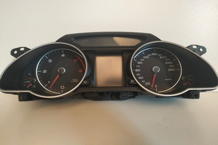 Ceas de bord 8T0920932J Audi A5 8T (facelift) seria