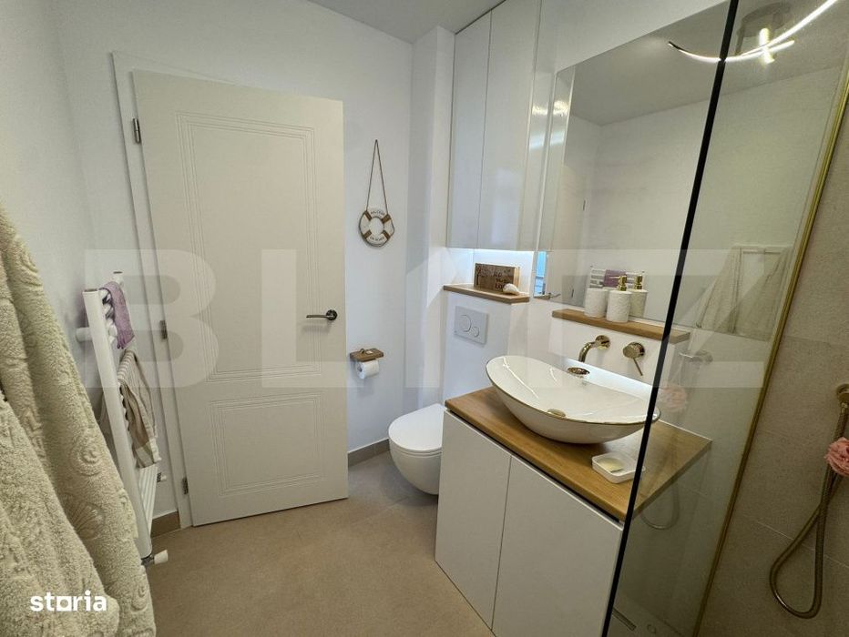 Apartament cu 2 camere, etaj intermediar, balcon, parcare, zona Porii