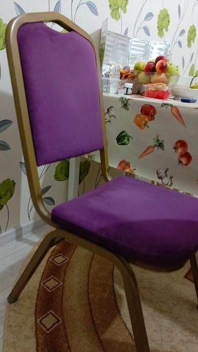 Кухонный стол и стулья