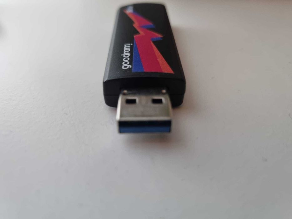 Stick memorie USB 8Gb + 16Gb