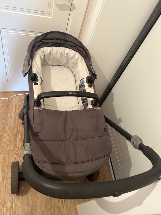 Продам коляску Graco