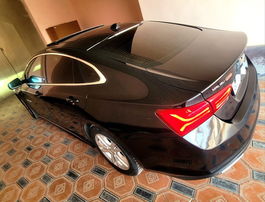 Малибу 2.4 сотилади