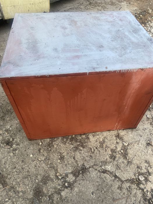 Шкаф за чертежи и / или инструменти