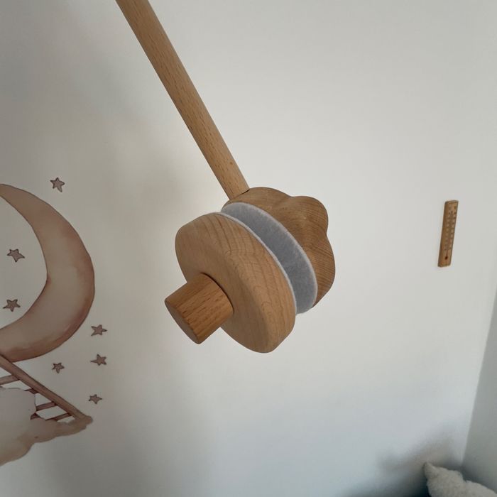 Дървена Въртележка за легло или кошара