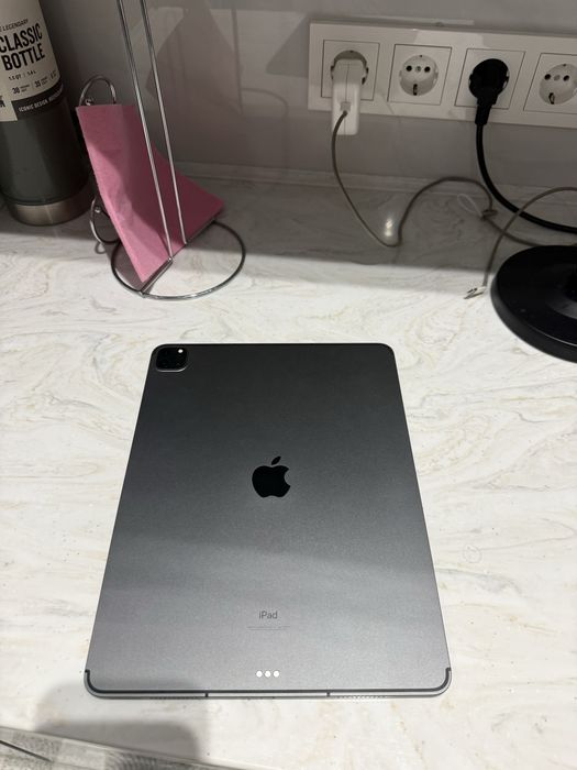 Продам ipad pro 12.9 дюймов, М1