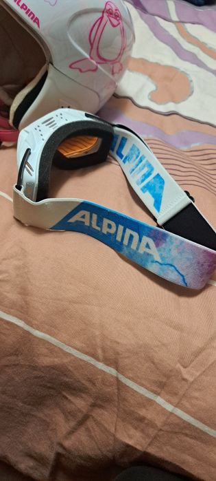 Ски каска в комплект със зимни очила