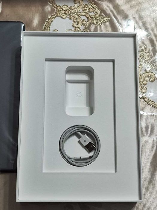 Apple iPad 10.2 (8th gen)