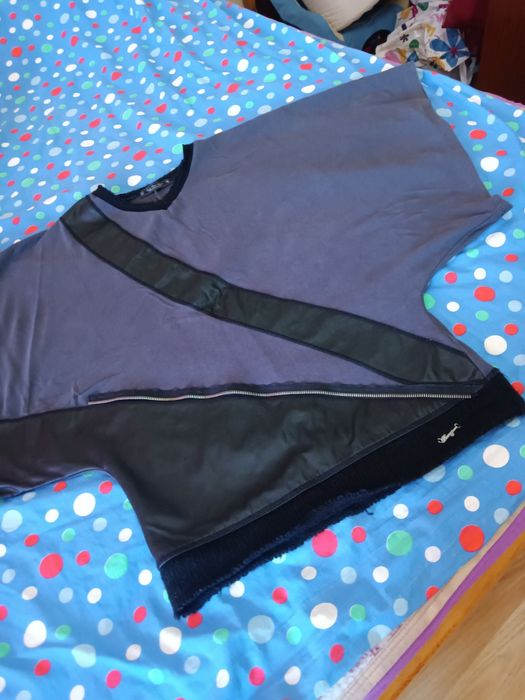 Ефектна туника на паус джинс