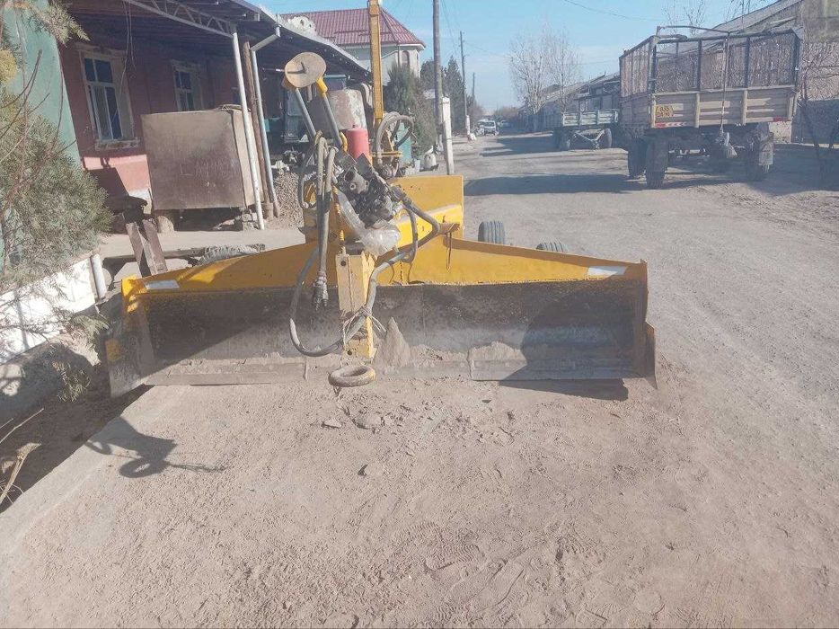 Traktor Belarus va lazer planer birgalikda sotiladi