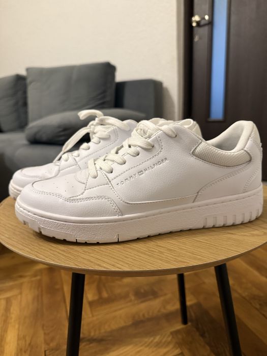 Adidasi Tommy Hilfiger