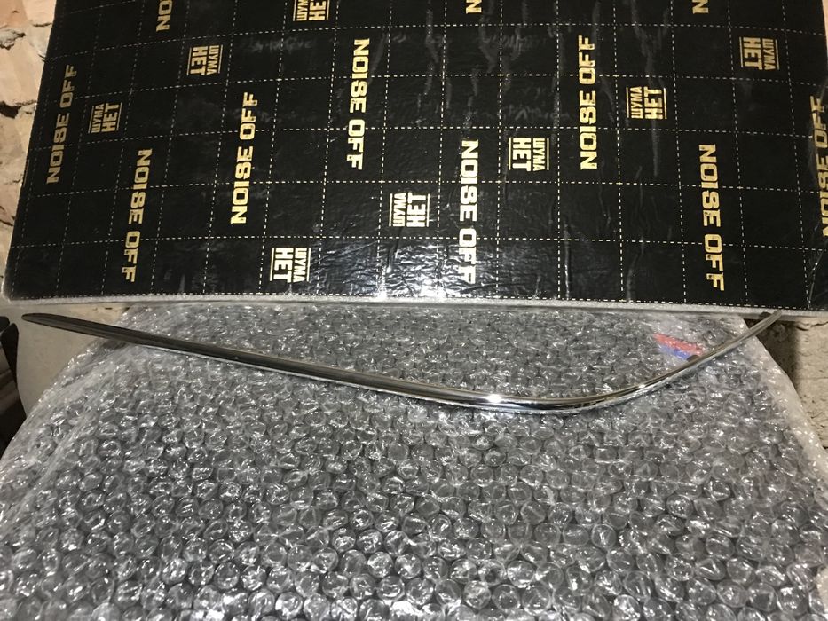 Мерседес бенз 203 c передный бампер накладка и хром молдинг