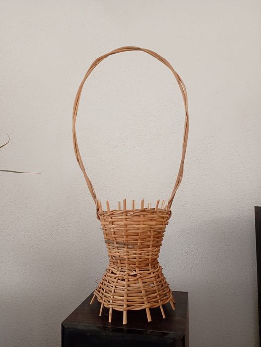 Vand cosuri si vazute din rachita