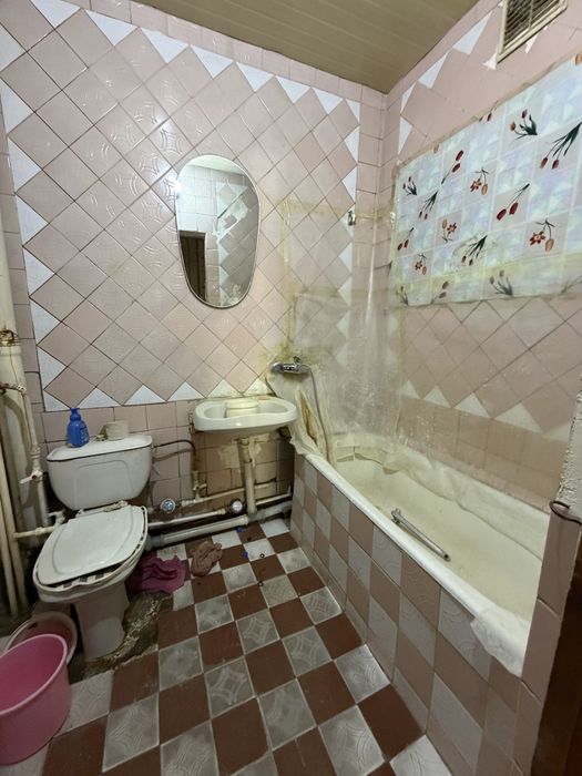 Продам квартиру спутник 4 2/2/4 1.6х6 балкон 51000&