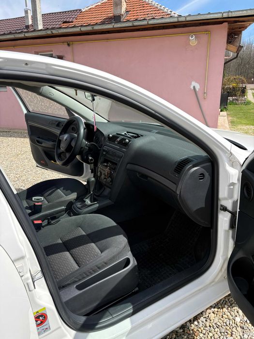 SKODA Octavia 2012 — imagine 5