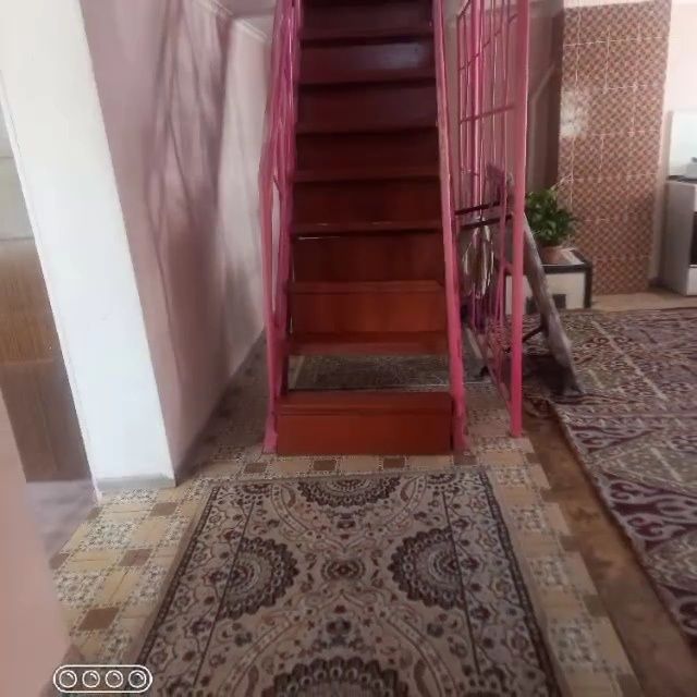 Жер үй сатылады.