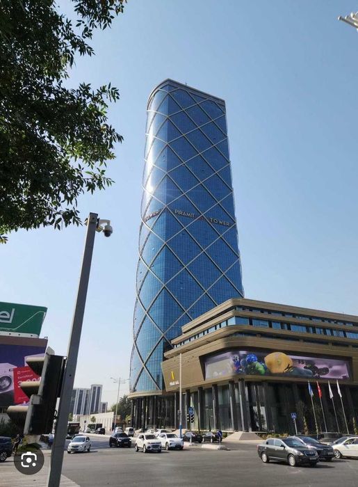 Квартира с панорамным видом на 35 этаже в ЖК «Пирамит», 63 м2