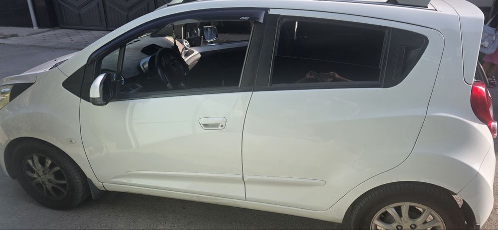Chevrolet spark sotiladi
