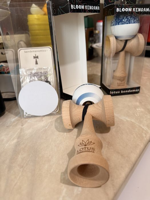 Kendama lotus antiskid