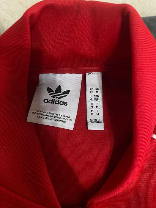 Спортивный кастюм