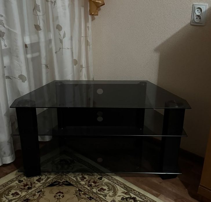 Продам стекло тумбу по телевизор