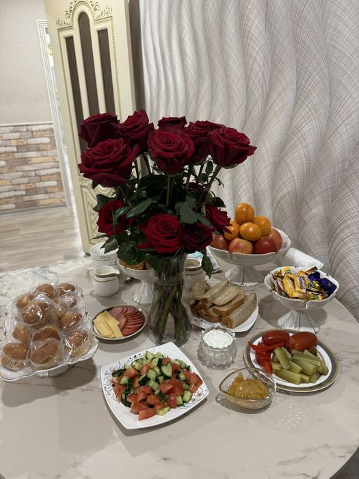 Продам кухонный обеденный стол