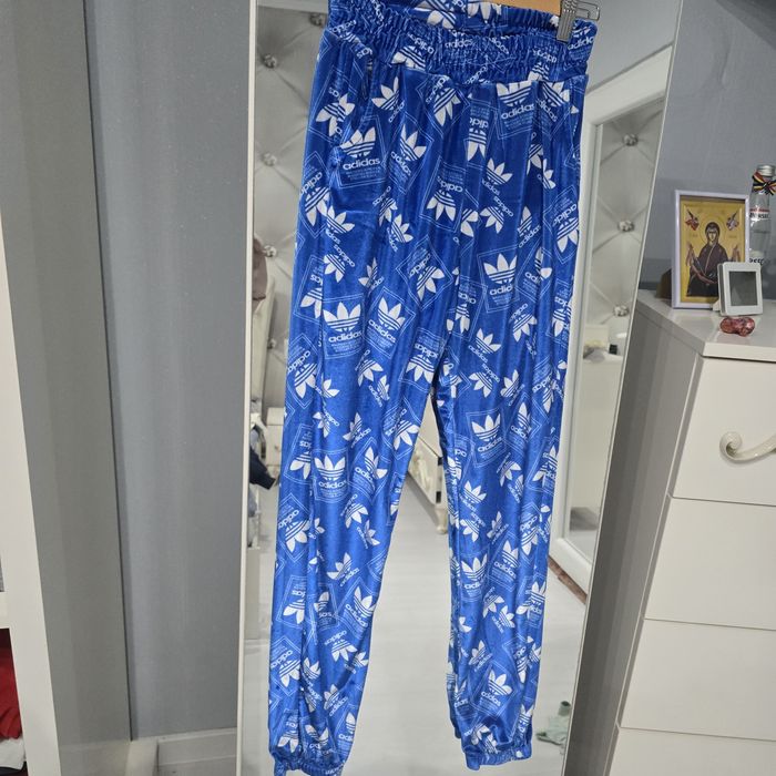 Trening Adidas de femei