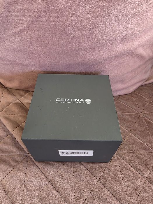 Продавам нов оригинален мъжки часовник Certina Швейцария 2г гаранция с 18k златно покритие