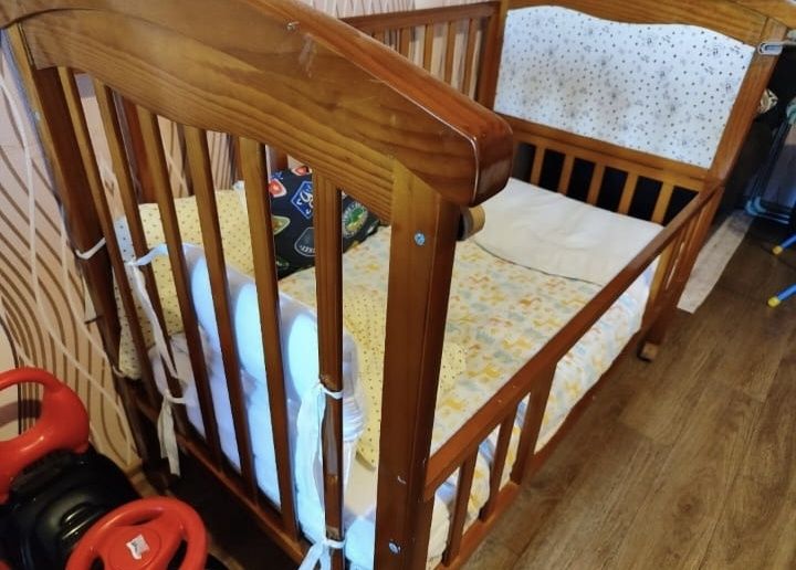 Срочно! Детская кровать без матраса