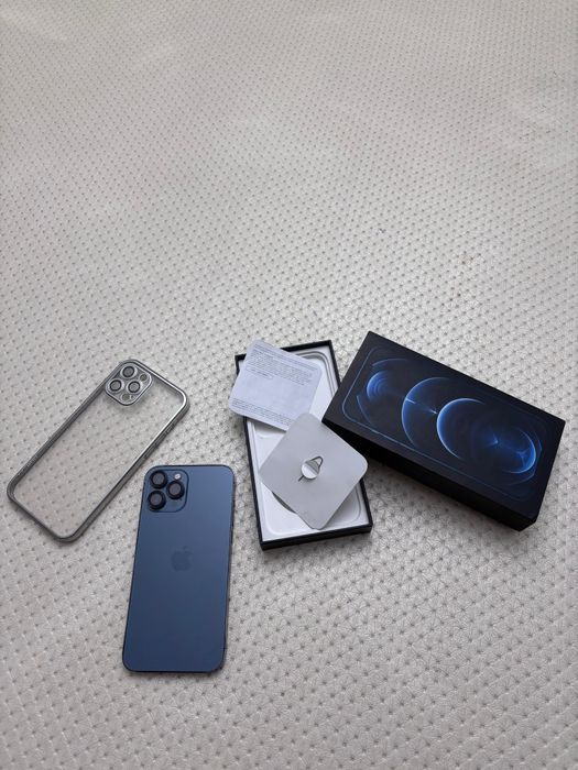 IPhone 12 Pro Max  памятью 256гб