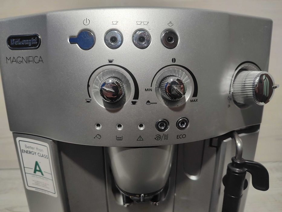 Кафеавтомат - робот Delonghi MAGNIFICA ECO